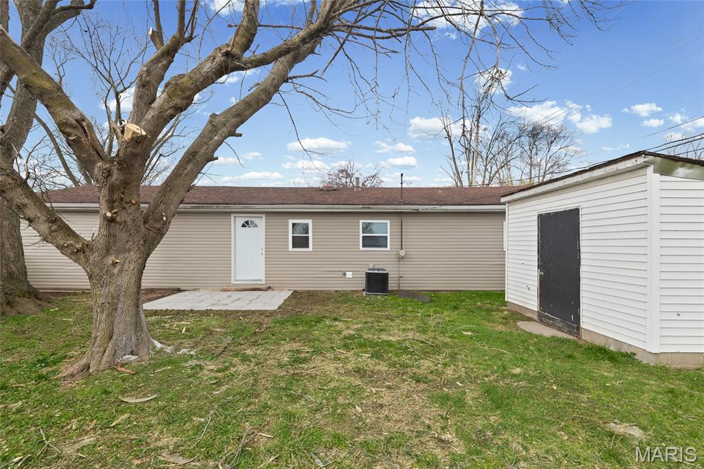 2 Eastgate Drive Pontoon Beach, IL 62040 - Photo 8 of 39