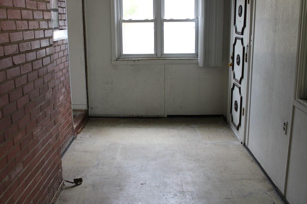 825 Liberty Street Duquesne, PA 15110 - Photo 22 of 25 a view of a garage