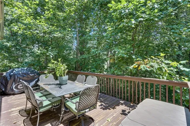 $525,000 | 6416 Deep Woods Court, Flowery Branch, GA 30542