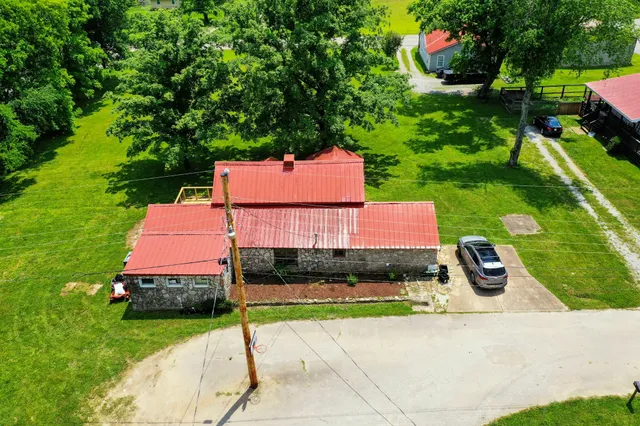 a view of a park and entertaining space