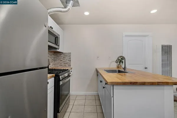 $2,250 | 1926 Alcatraz Avenue, Berkeley, CA 94703