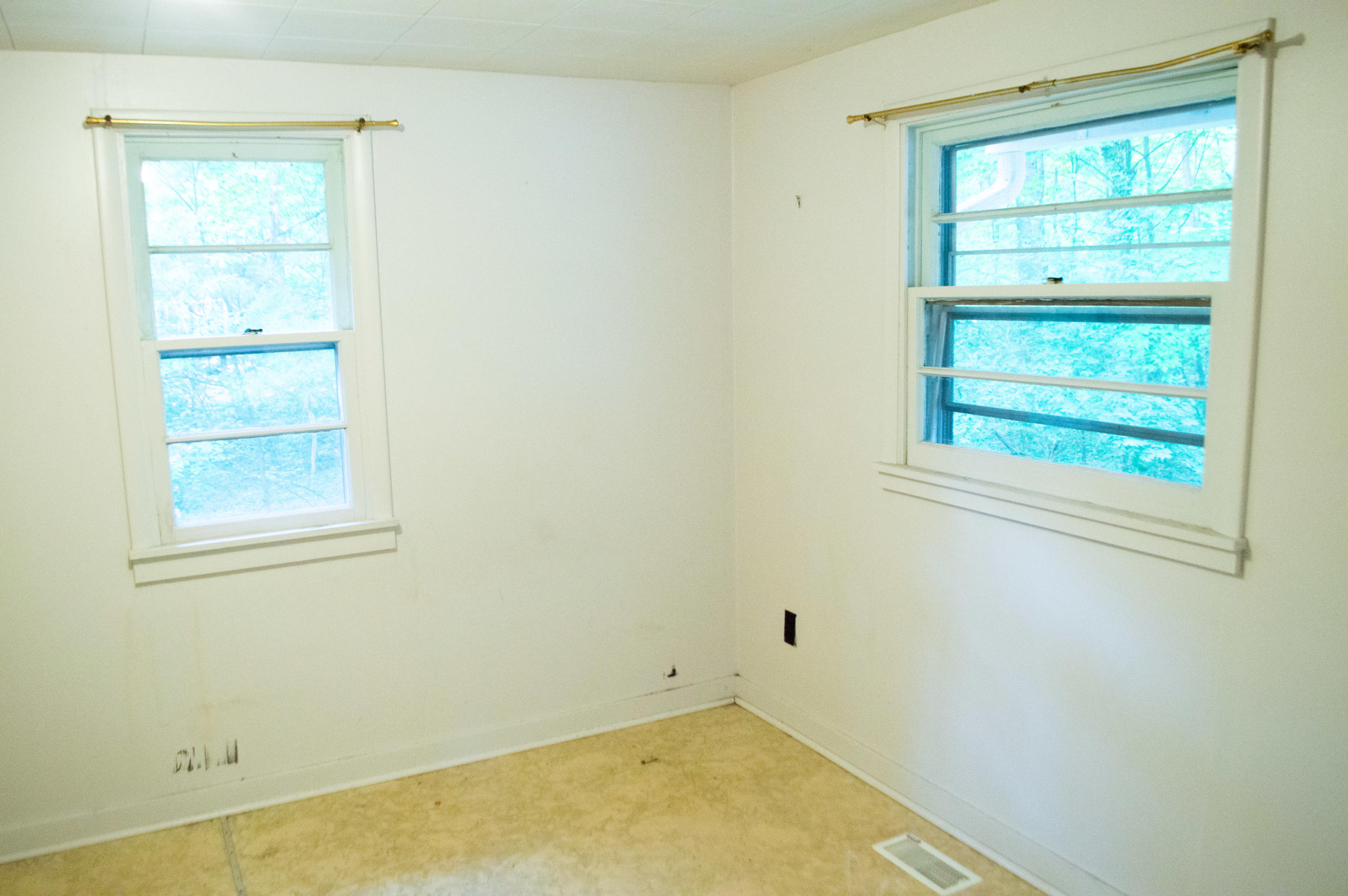 1740 Russell Road Muskegon, MI 49445 - Photo 20 of 24 Bedroom 2
