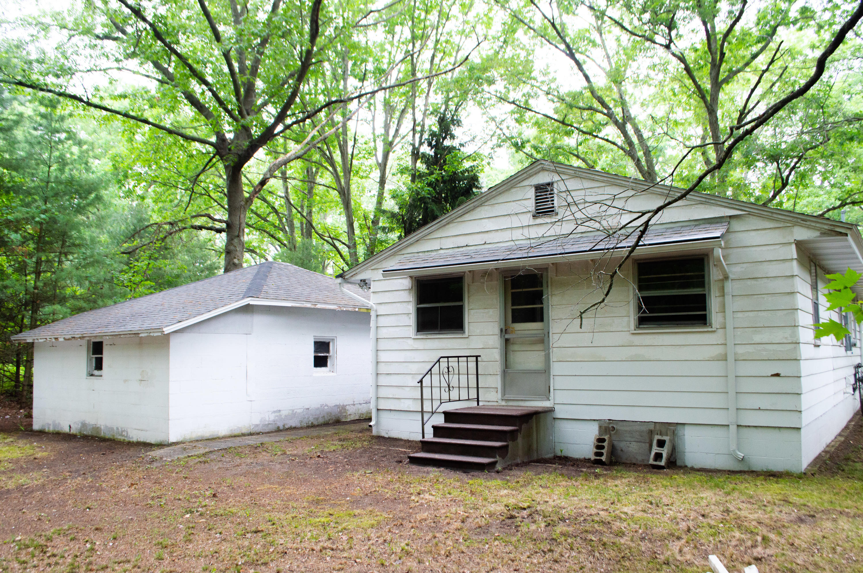 1740 Russell Road Muskegon, MI 49445 - Photo 21 of 24 Exterior - Back
