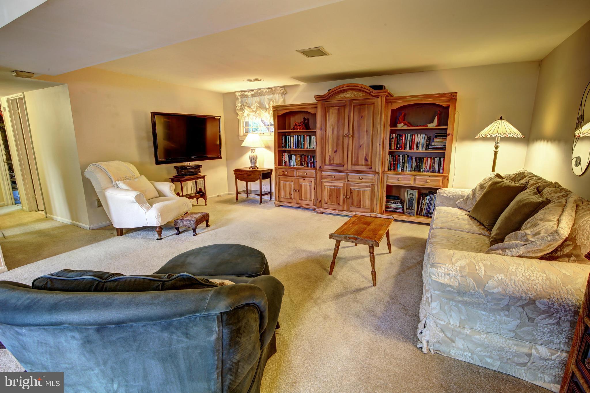 117 West Church Road Sterling, VA 20164 - Photo 17 of 28 Family Room