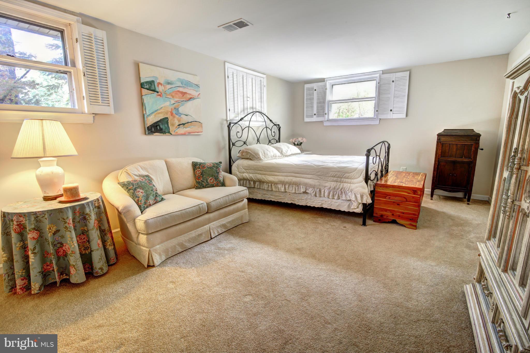 117 West Church Road Sterling, VA 20164 - Photo 21 of 28 Bedroom (Master)