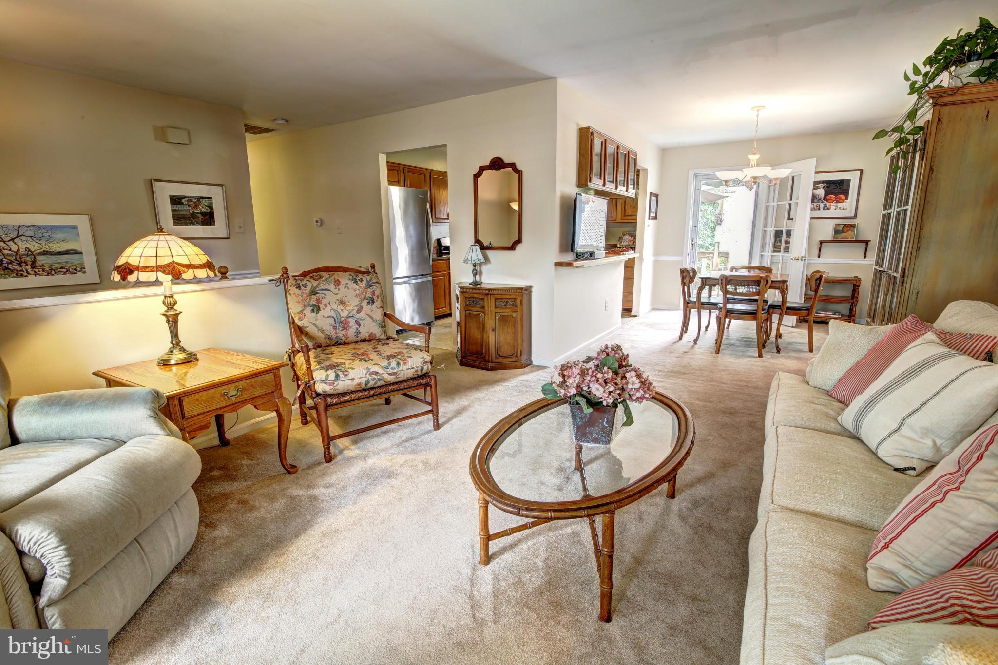 117 West Church Road Sterling, VA 20164 - Photo 5 of 28 Living Room