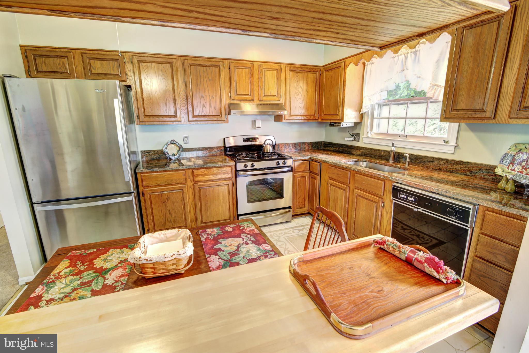 117 West Church Road Sterling, VA 20164 - Photo 9 of 28 Kitchen