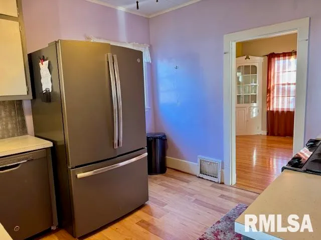 $73,000 | 2918 Pershing Boulevard, Clinton, IA 52732