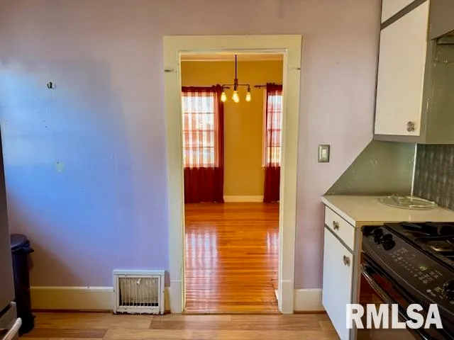 $73,000 | 2918 Pershing Boulevard, Clinton, IA 52732