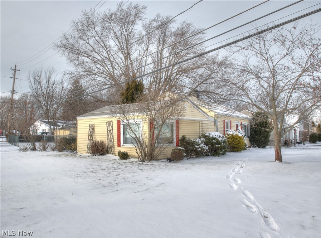 1896 Perth Road Madison, OH 44057 - Photo 4 of 28