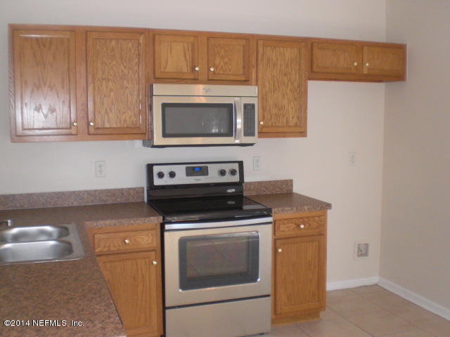 6831 Richardson Road Jacksonville, FL 32209 - Photo 3 of 18 Kitchen