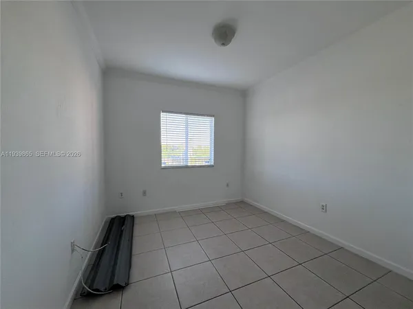 $2,400 | 17350 Northwest 67th Avenue, Unit 301, Hialeah, FL 33015