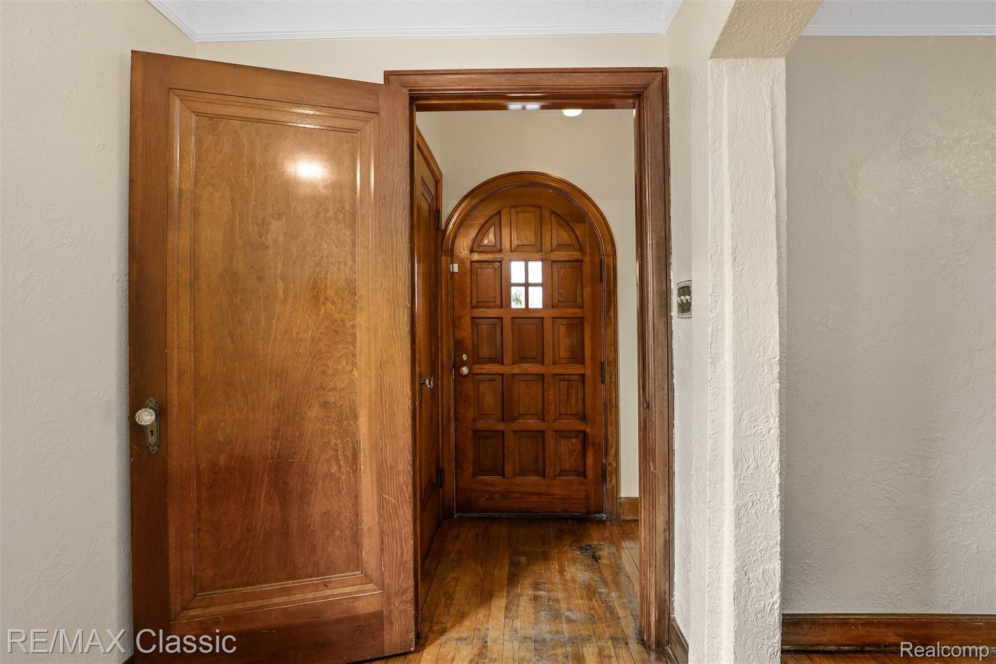 24711 Pennsylvania Road Romulus, MI 48174 - Photo 7 of 63 Gorgeous Front Entry Door