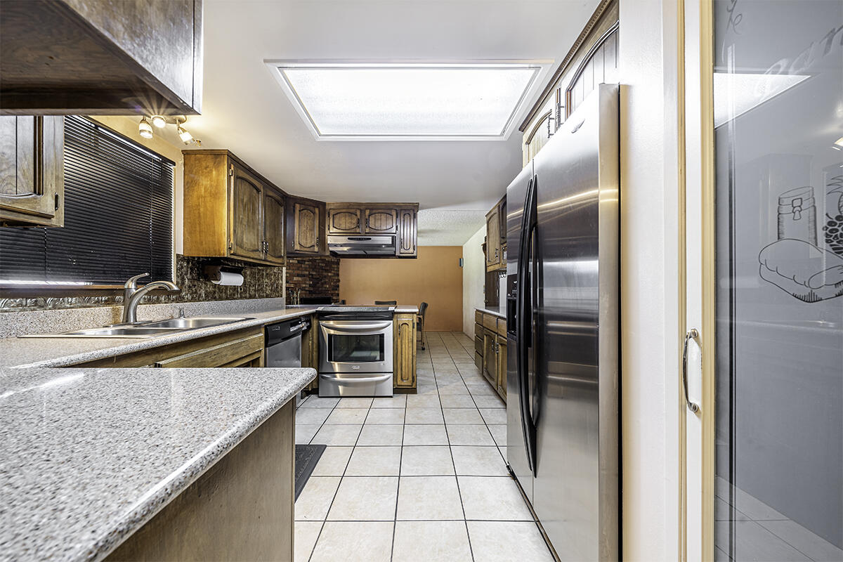 2157 Delta Waters Road Medford, OR 97504 - Photo 10 of 30 DSC05291-HDR-Edit