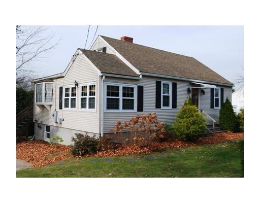 75 Treasure Road Narragansett, RI 02882 - Photo 1 of 12 Exterior Front.