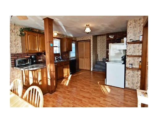 75 Treasure Road Narragansett, RI 02882 - Photo 5 of 12 Kitchen.
