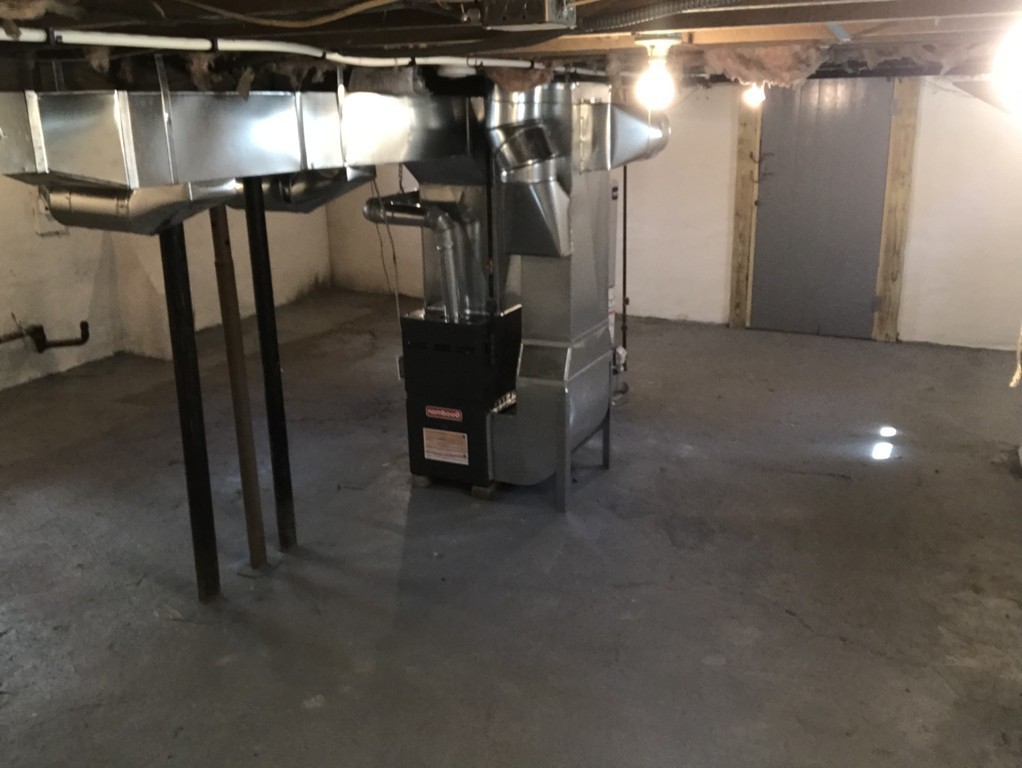 65 Grand Street Springfield, MA 01108 - Photo 30 of 30 a view of a room with gym equipment