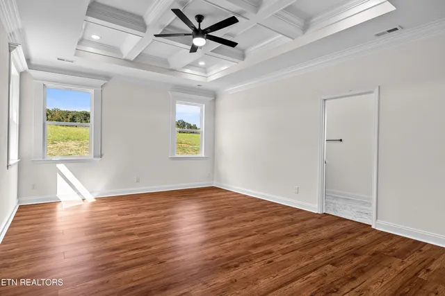 $799,900 | 5812 Caswell Drive, Greenback, TN 37742