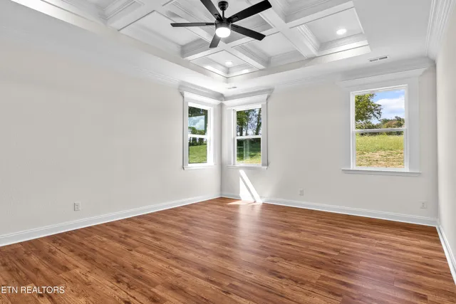 $799,900 | 5812 Caswell Drive, Greenback, TN 37742