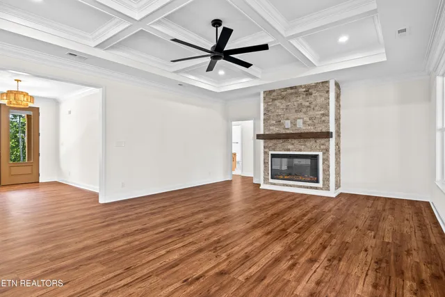 $799,900 | 5812 Caswell Drive, Greenback, TN 37742