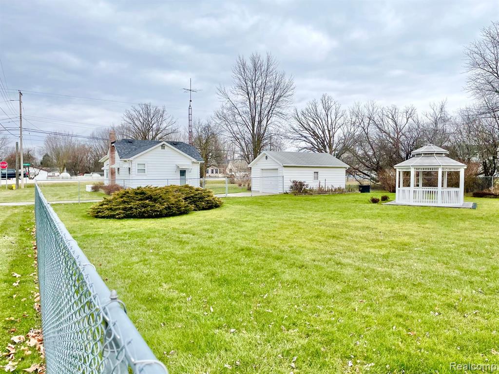 6209 Corunna Road Flint, MI 48532 - Photo 4 of 5