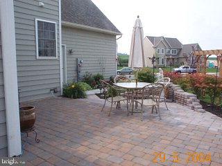 281 Bloomfield Drive Lititz, PA 17543 - Photo 3 of 13 Gallery Image 3