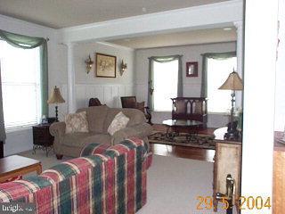 281 Bloomfield Drive Lititz, PA 17543 - Photo 4 of 13 Gallery Image 4