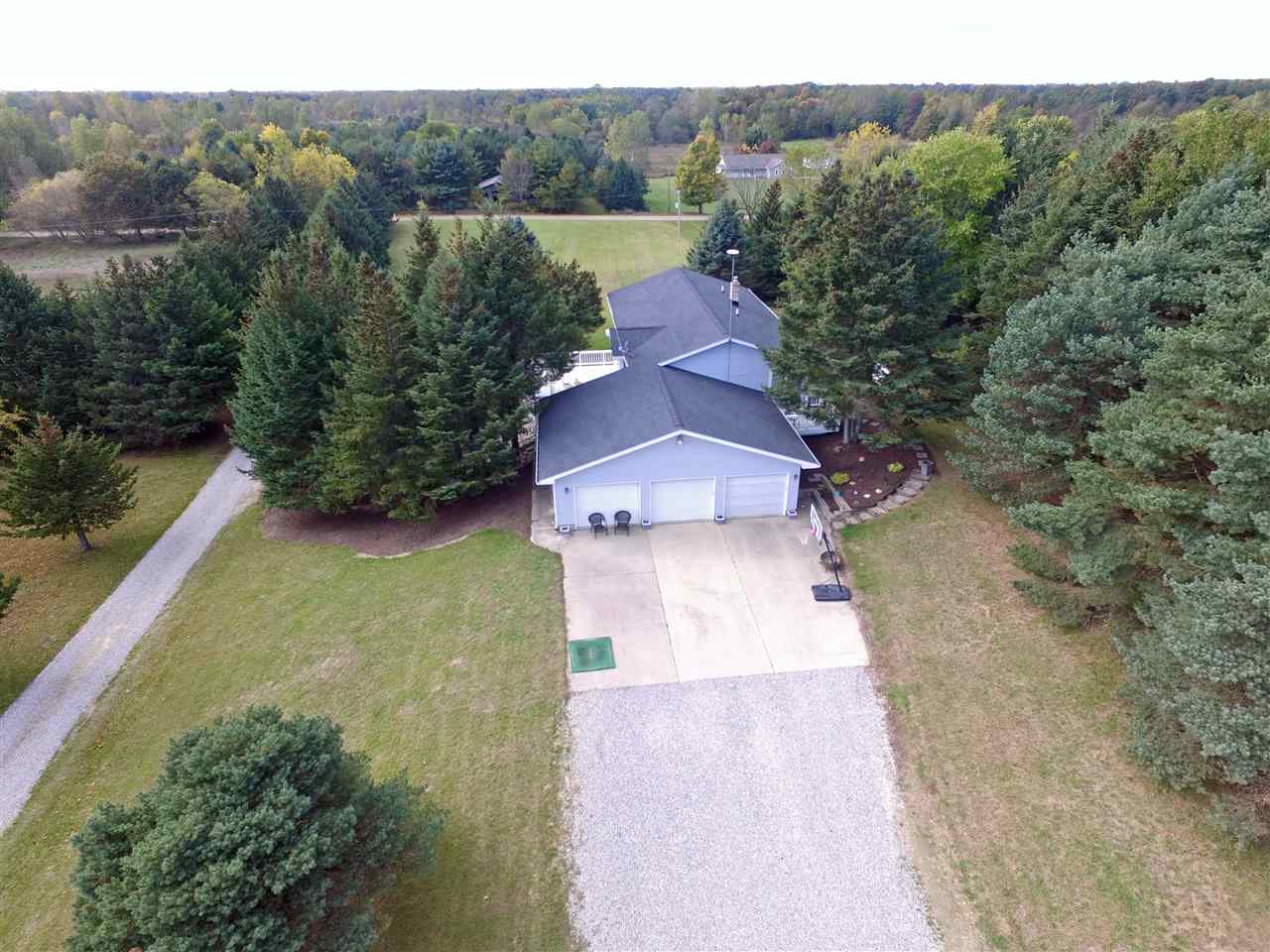 8249 South Gale Road Morrice, MI 48857 - Photo 4 of 35