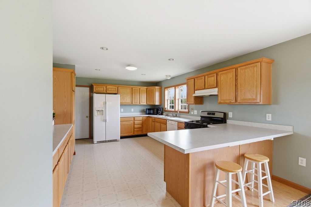 7499 Bonney Hill Road Madison, NY 13346 - Photo 8 of 33