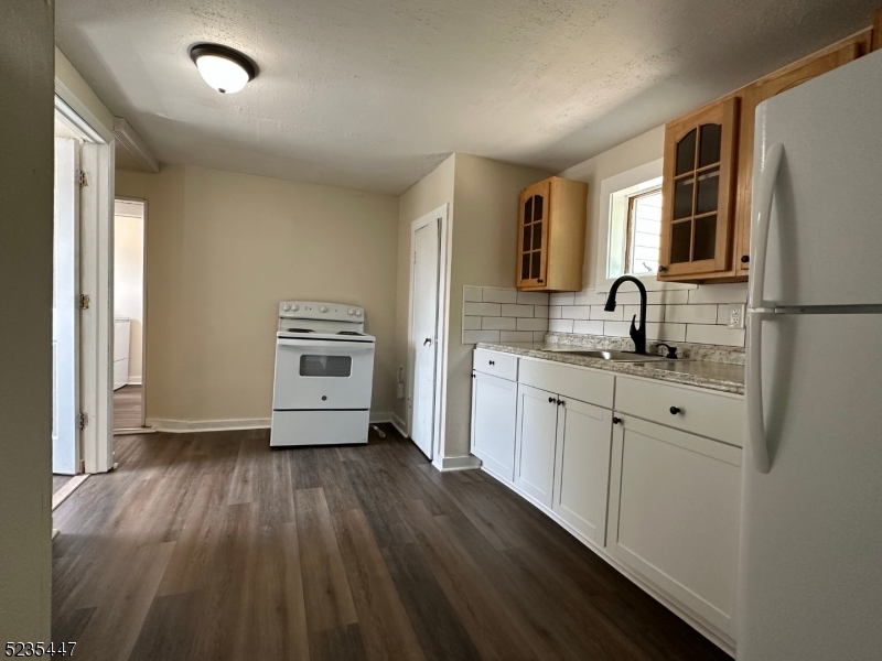 14 West Main Street, Unit A Clinton, NJ 08809 - Photo 4 of 20