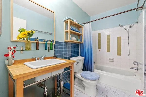 $2,400 | 1745 Camino Palmero Street, Unit 420, Los Angeles, CA 90046