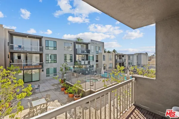 $2,400 | 1745 Camino Palmero Street, Unit 420, Los Angeles, CA 90046