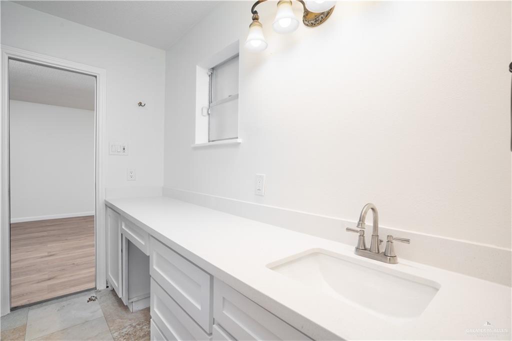 1201 Valley View Drive Weslaco, TX 78596 - Photo 18 of 33 Bathroom 2