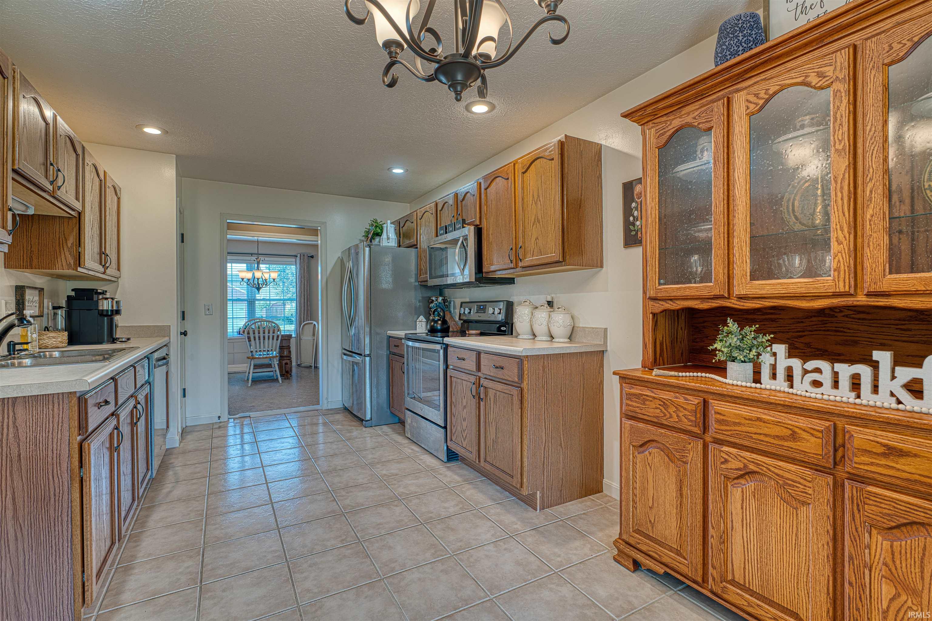 728 Strawberry Hill Road Evansville, IN 47711 - Photo 9 of 29