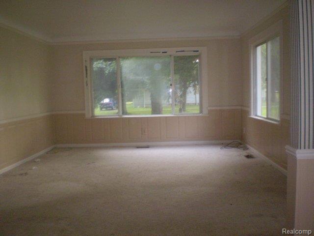 8438 East Coldwater Road Davison, MI 48423 - Photo 2 of 6 Coldwater Living Room