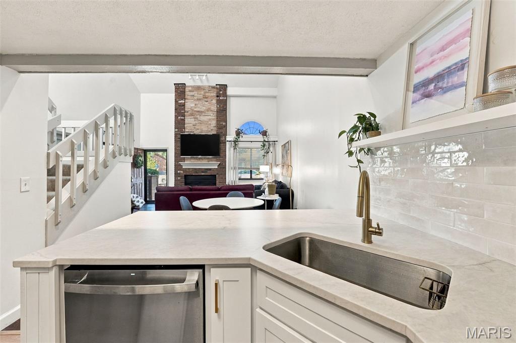 103 Hemingway Lane, Unit B Weldon Spring, MO 63304 - Photo 10 of 47 Gallery Image 10