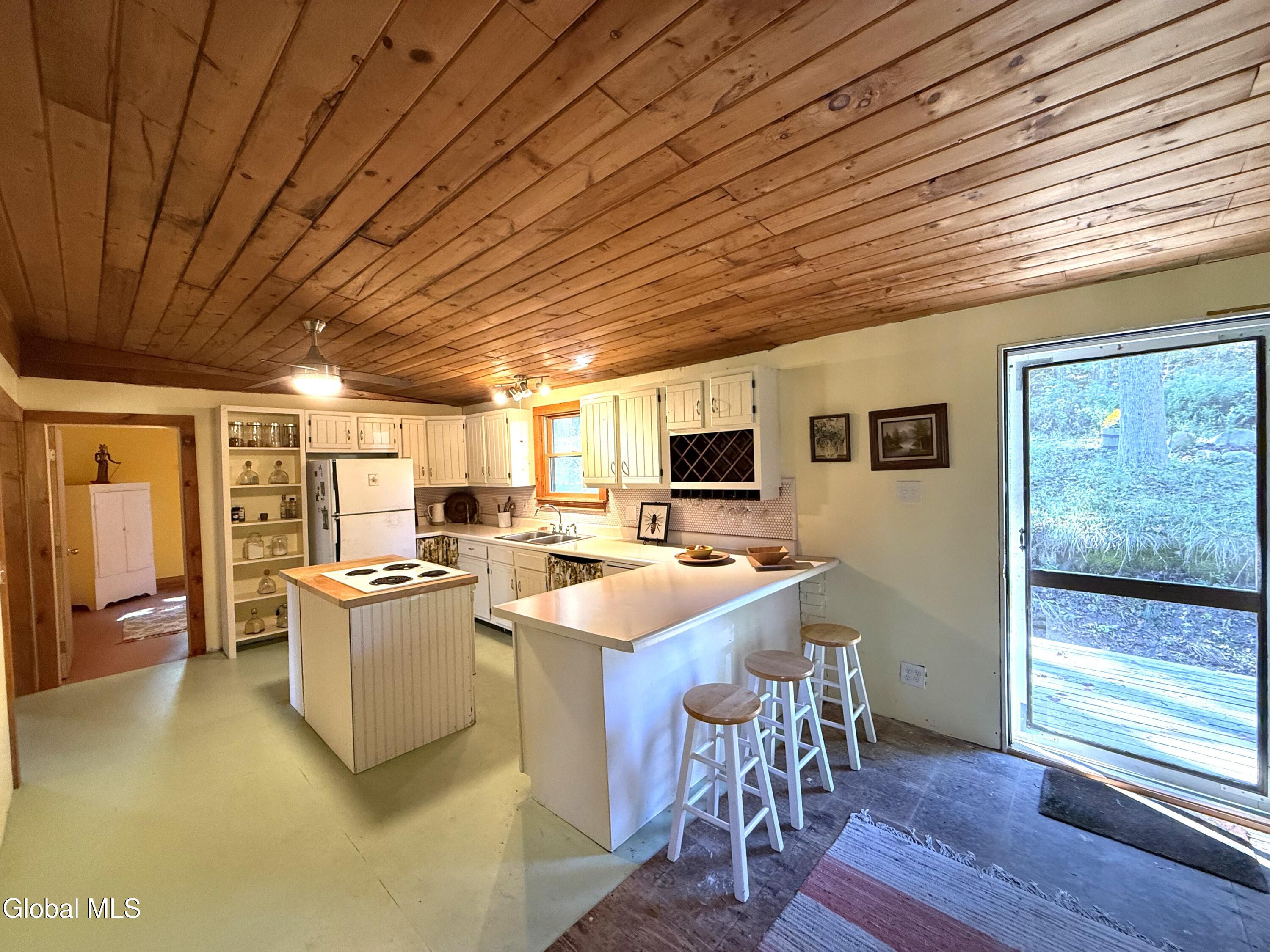 40 Seneca Road Sand Lake, NY 12196 - Photo 10 of 44 10