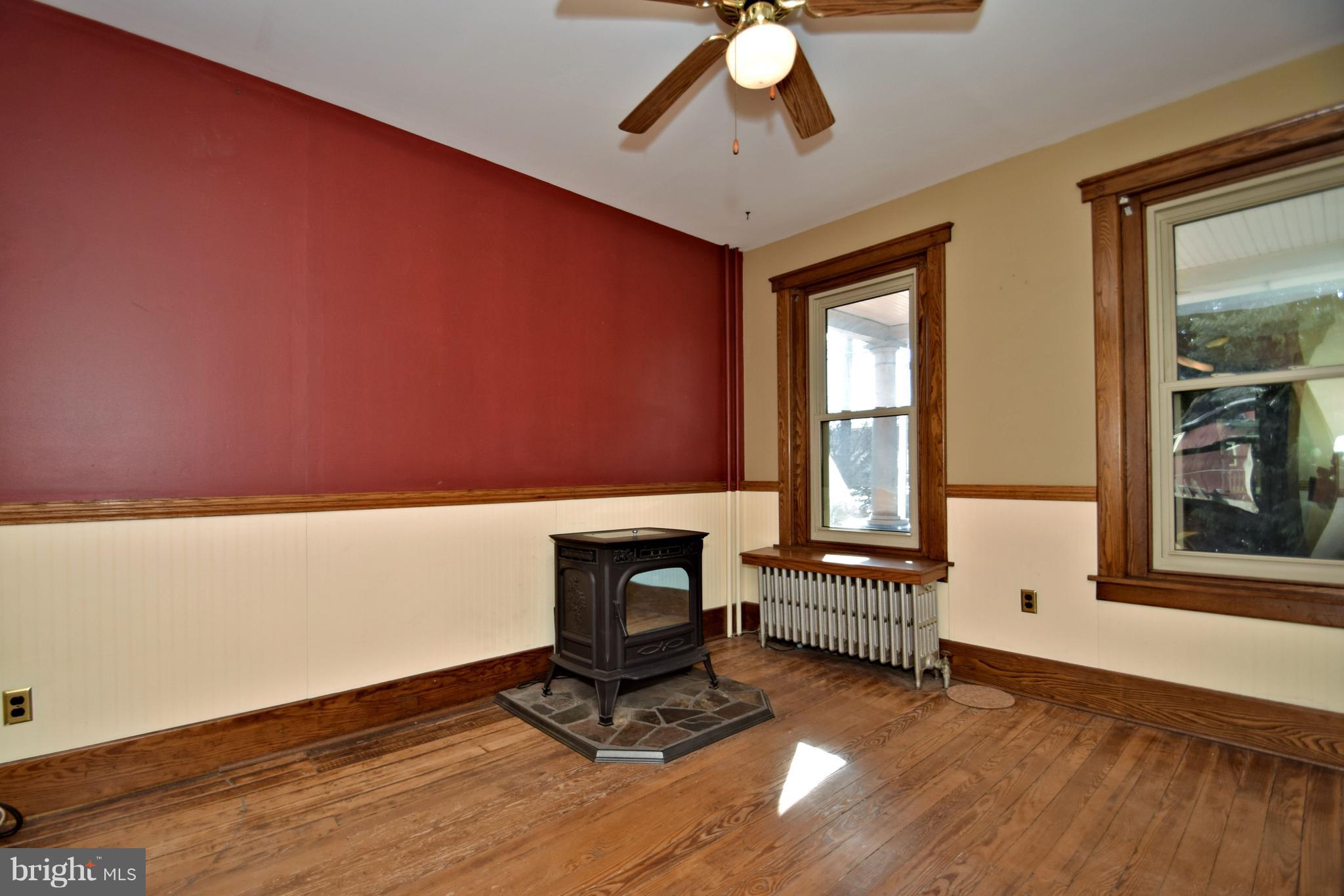 523 Nutt Road Phoenixville, PA 19460 - Photo 22 of 53 Living Room