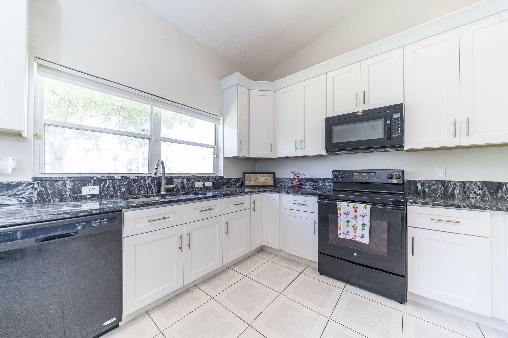 10994 Ravel Court Boca Raton, FL 33498 - Photo 14 of 70 10994+Ravel+Ct+Boca+Raton-18-large