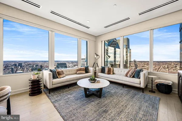 $750,000 | 50 South 16th Street, Unit 5203, Philadelphia, PA 19103