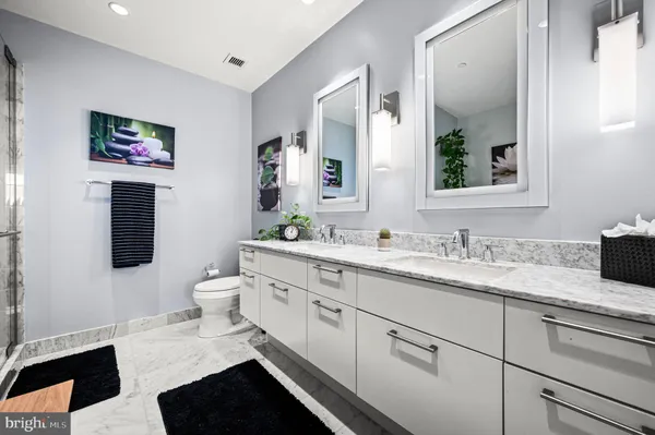 $750,000 | 50 South 16th Street, Unit 5203, Philadelphia, PA 19103