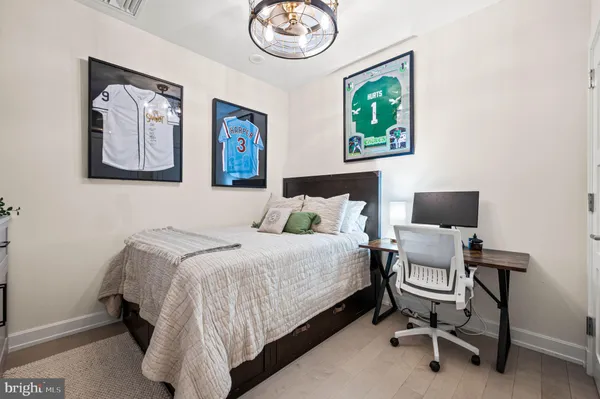 $750,000 | 50 South 16th Street, Unit 5203, Philadelphia, PA 19103