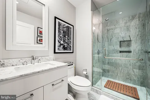 $750,000 | 50 South 16th Street, Unit 5203, Philadelphia, PA 19103