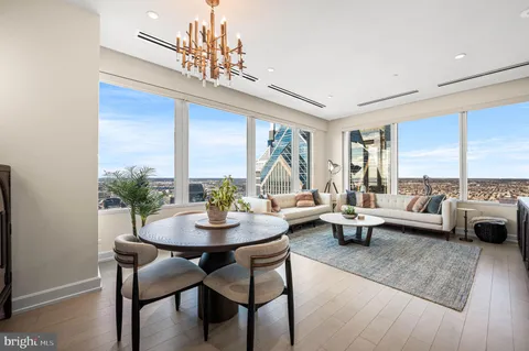 $750,000 | 50 South 16th Street, Unit 5203, Philadelphia, PA 19103