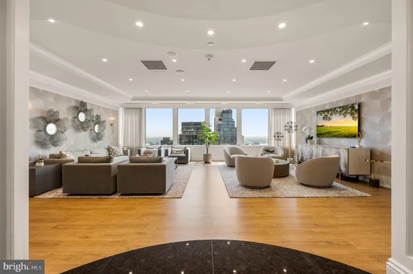 $750,000 | 50 South 16th Street, Unit 5203, Philadelphia, PA 19103