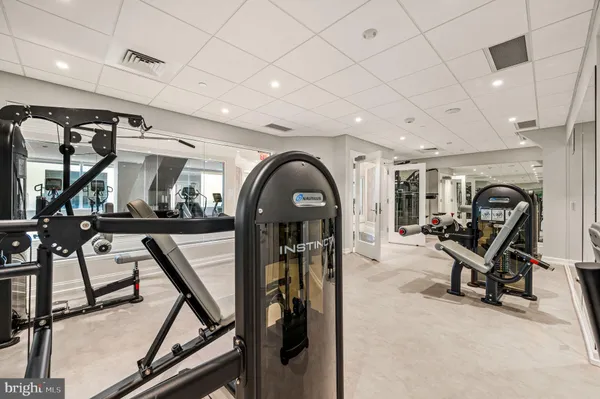 $750,000 | 50 South 16th Street, Unit 5203, Philadelphia, PA 19103