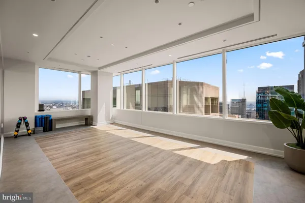 $750,000 | 50 South 16th Street, Unit 5203, Philadelphia, PA 19103