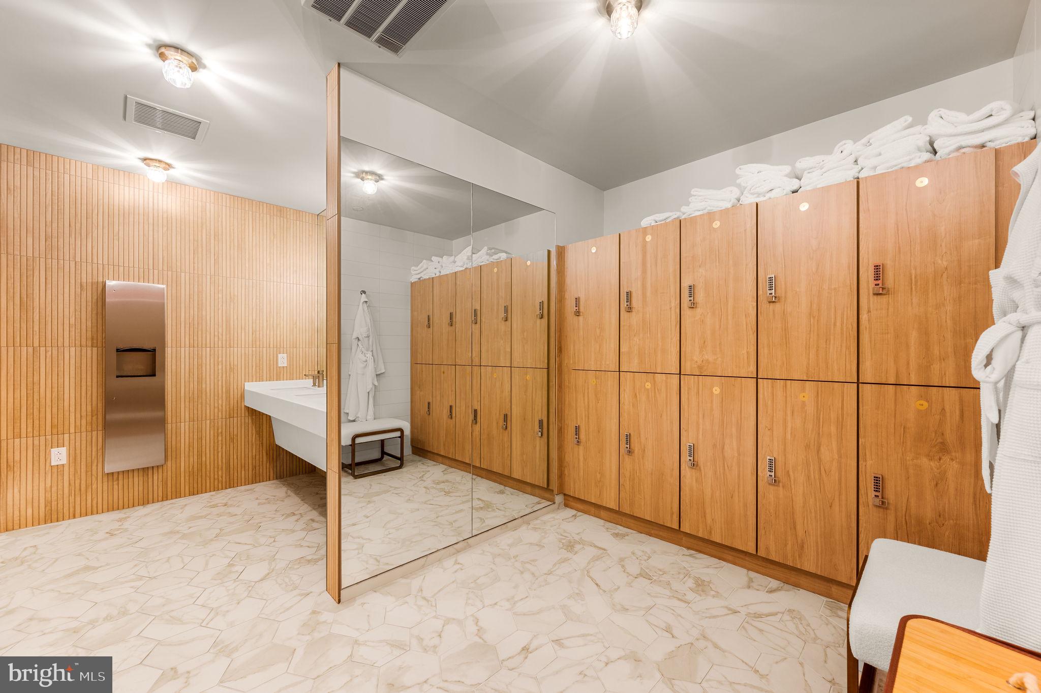 50 South 16th Street, Unit 5203 Philadelphia, PA 19103 - Photo 46 of 59 Locker room