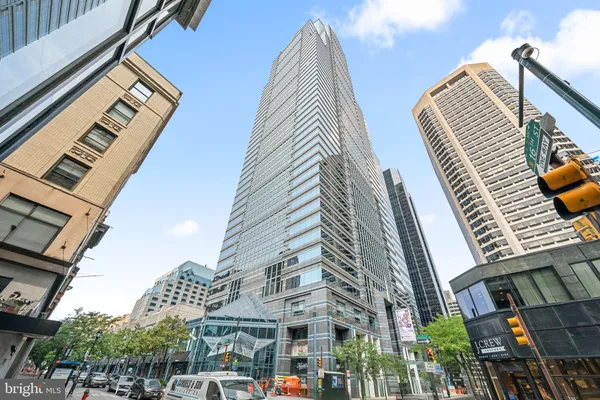 $750,000 | 50 South 16th Street, Unit 5203, Philadelphia, PA 19103