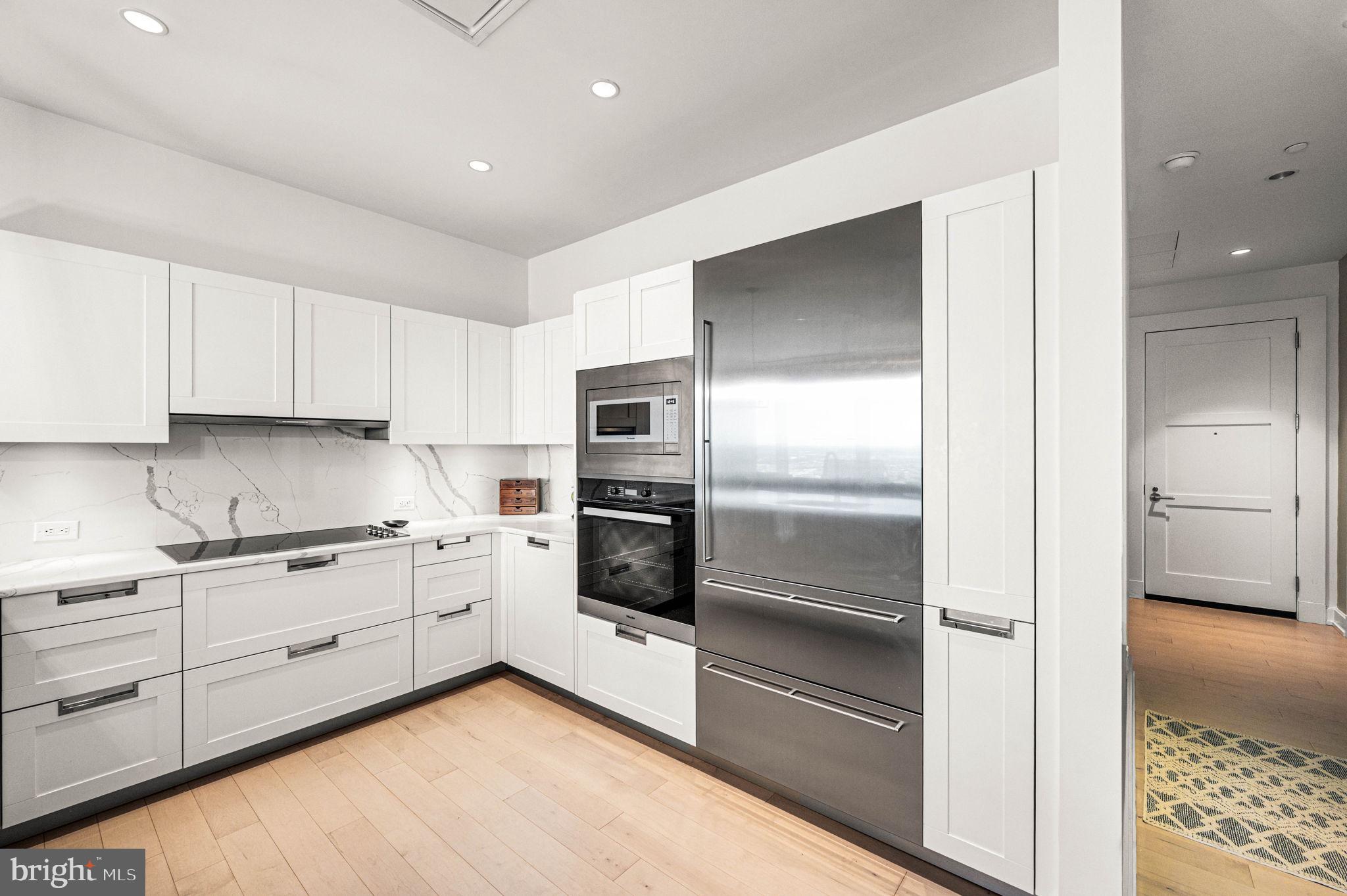 50 South 16th Street, Unit 5203 Philadelphia, PA 19103 - Photo 10 of 59 Kitchen